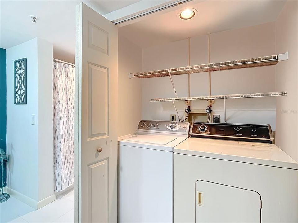 For Sale: $285,000 (3 beds, 2 baths, 1330 Square Feet)