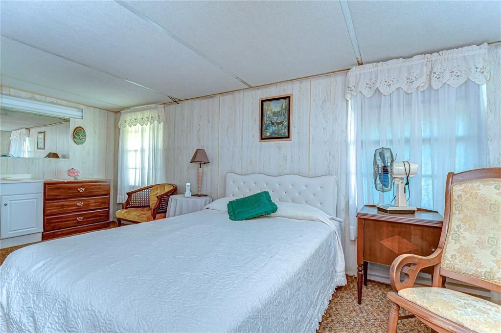 Active With Contract: $69,900 (2 beds, 2 baths, 768 Square Feet)