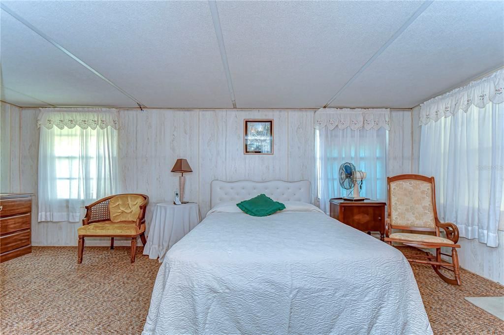 Active With Contract: $69,900 (2 beds, 2 baths, 768 Square Feet)