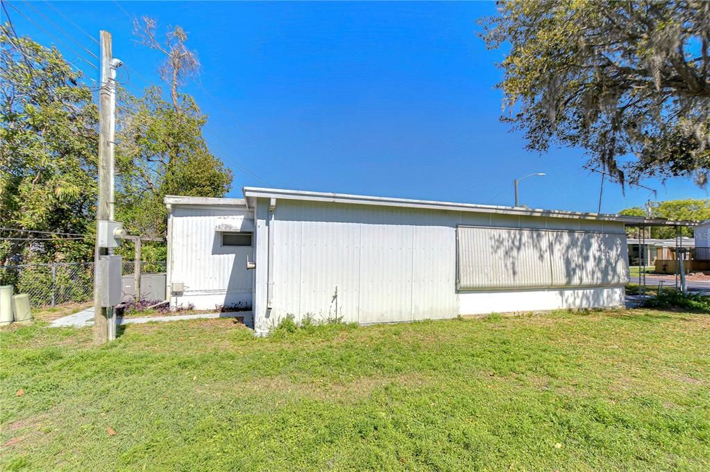 Active With Contract: $69,900 (2 beds, 2 baths, 768 Square Feet)