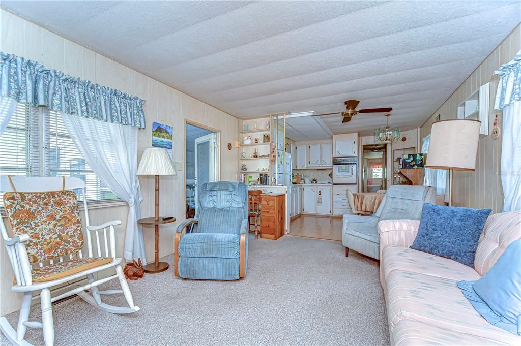 Active With Contract: $69,900 (2 beds, 2 baths, 768 Square Feet)