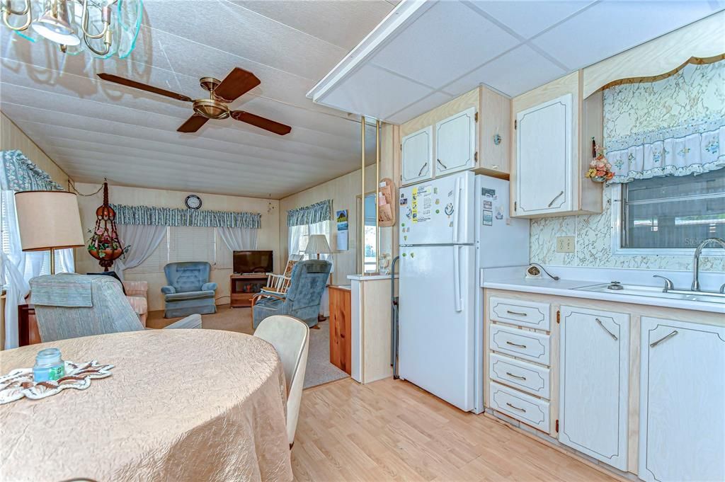 Active With Contract: $69,900 (2 beds, 2 baths, 768 Square Feet)