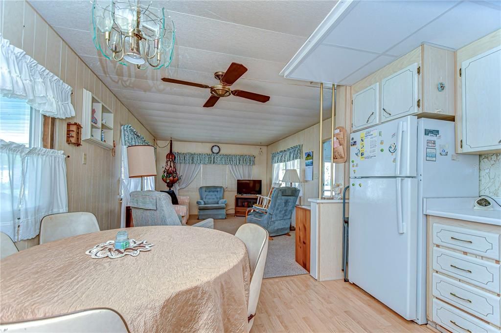 Active With Contract: $69,900 (2 beds, 2 baths, 768 Square Feet)