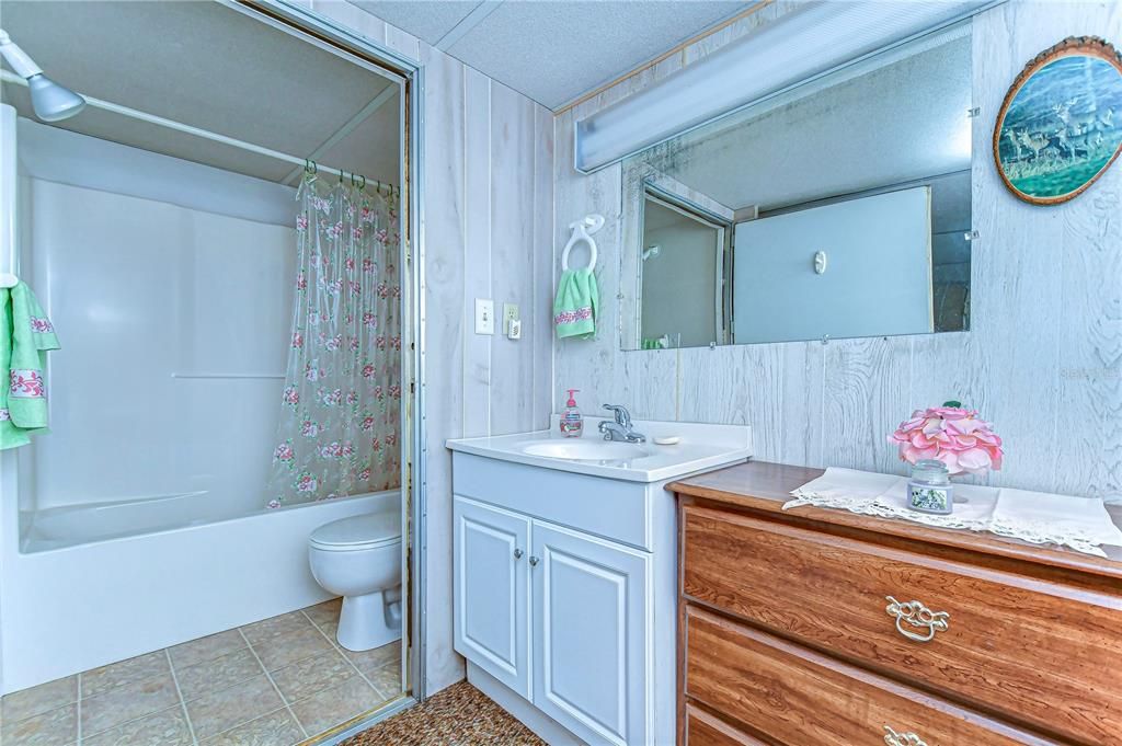 Active With Contract: $69,900 (2 beds, 2 baths, 768 Square Feet)