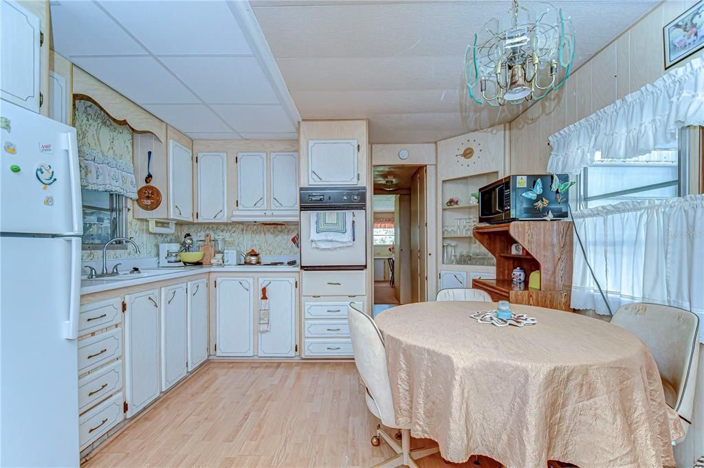 Active With Contract: $69,900 (2 beds, 2 baths, 768 Square Feet)