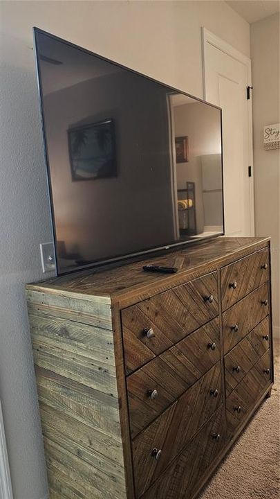 For Rent: $1,100 (1 beds, 1 baths, 400 Square Feet)