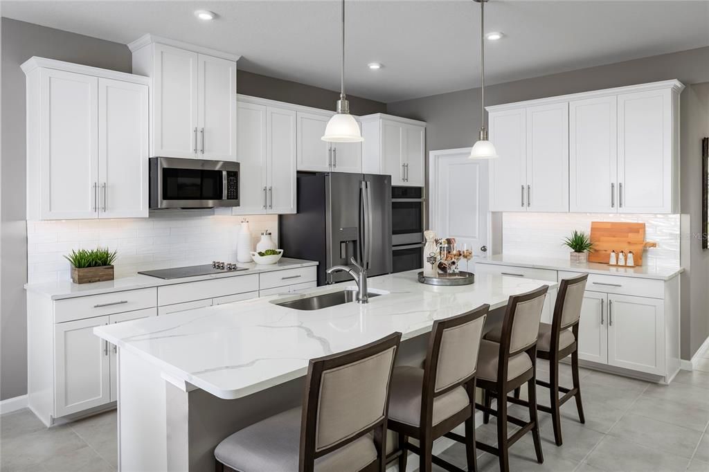 合同活跃: $566,510 (4 贝兹, 2 浴室, 2160 平方英尺)