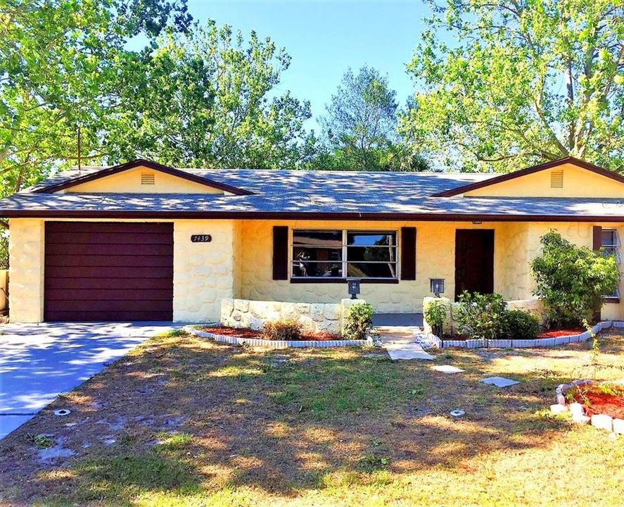 Recently Rented: $1,700 (2 beds, 2 baths, 1407 Square Feet)