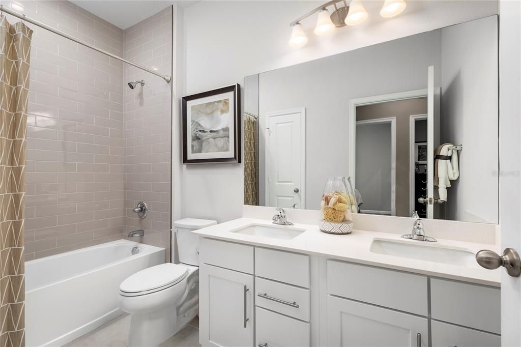 Activo con contrato: $578,715 (4 camas, 2 baños, 2160 Pies cuadrados)