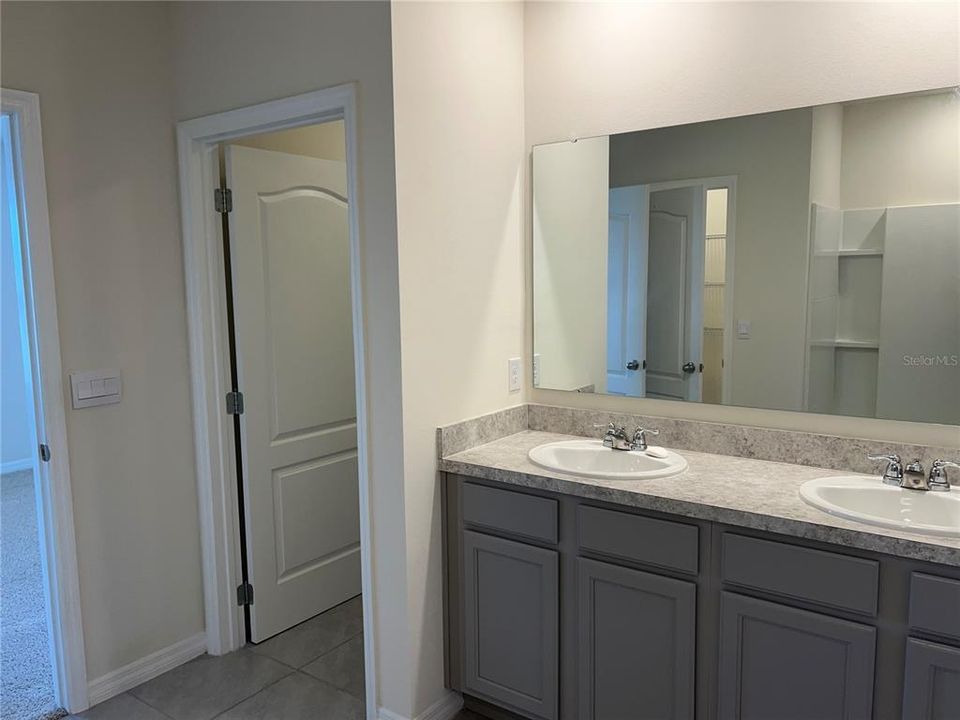 En Venta: $379,000 (5 camas, 3 baños, 2528 Pies cuadrados)