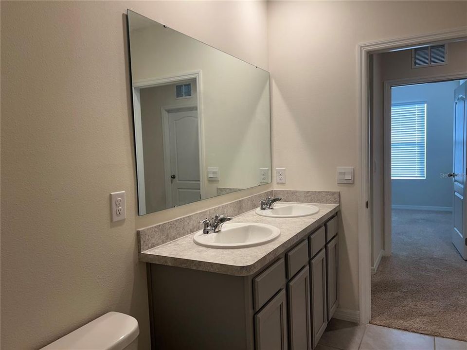 En Venta: $379,000 (5 camas, 3 baños, 2528 Pies cuadrados)