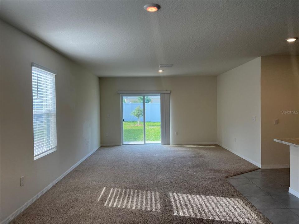 En Venta: $379,000 (5 camas, 3 baños, 2528 Pies cuadrados)