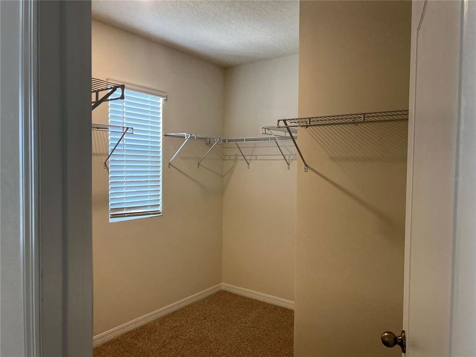 En Venta: $379,000 (5 camas, 3 baños, 2528 Pies cuadrados)