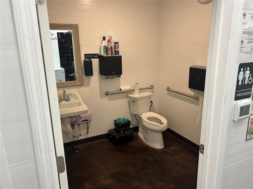 合同活跃: $1,900,000 (0 贝兹, 0 浴室, 2193 平方英尺)