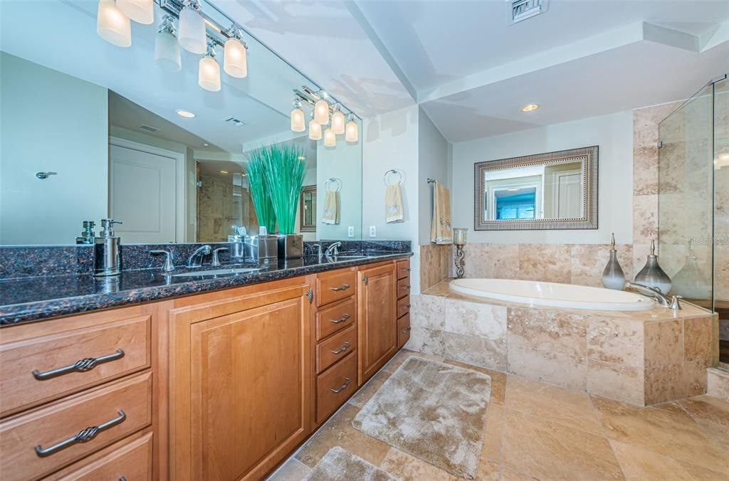 For Sale: $2,695,000 (3 beds, 2 baths, 2328 Square Feet)