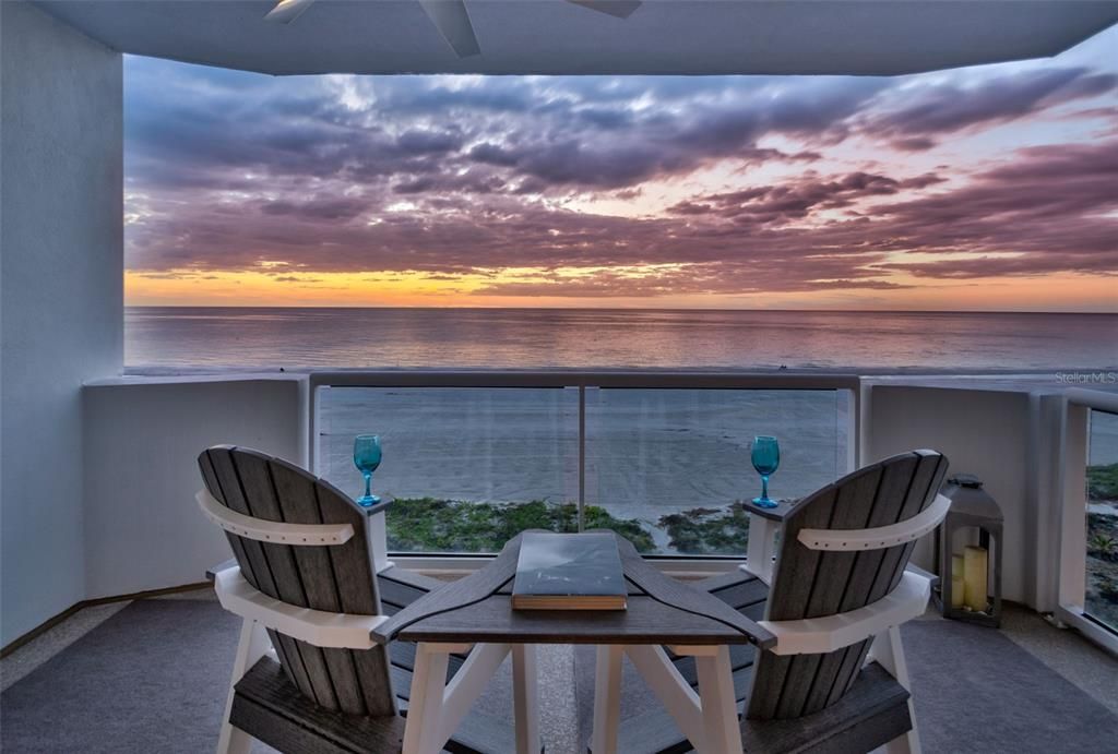 For Sale: $2,695,000 (3 beds, 2 baths, 2328 Square Feet)