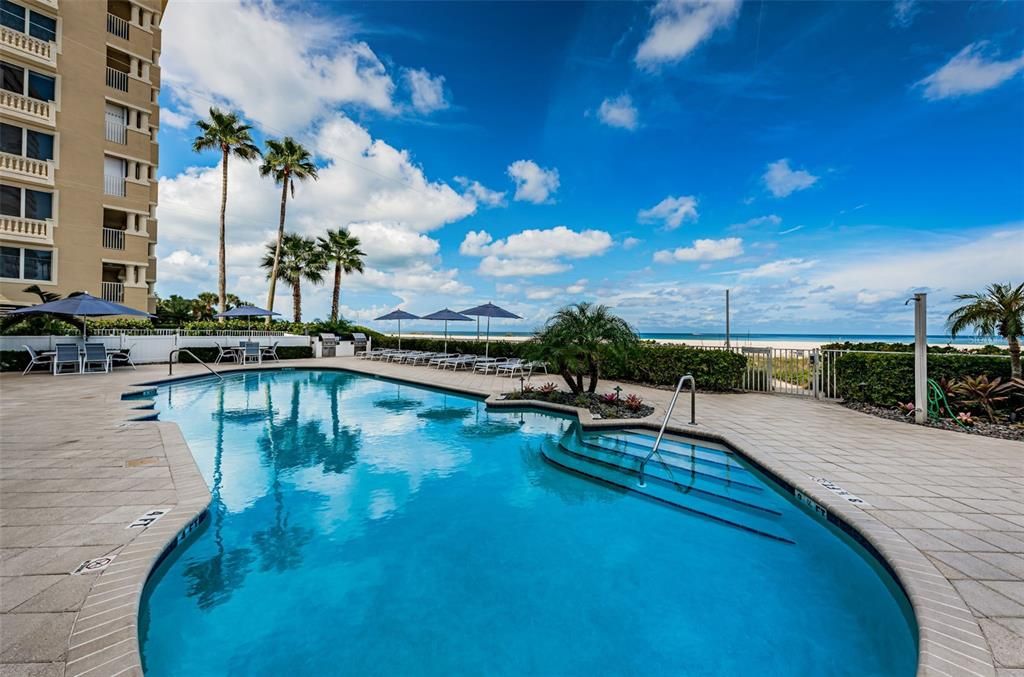 For Sale: $2,695,000 (3 beds, 2 baths, 2328 Square Feet)