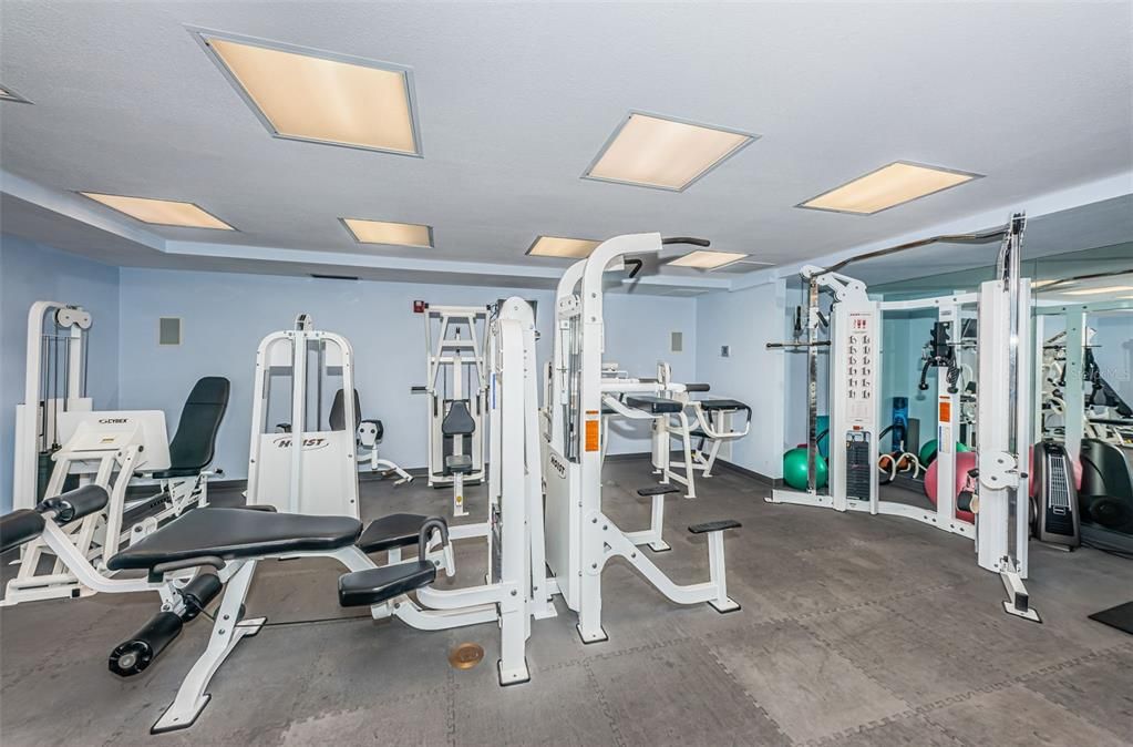 For Sale: $2,695,000 (3 beds, 2 baths, 2328 Square Feet)