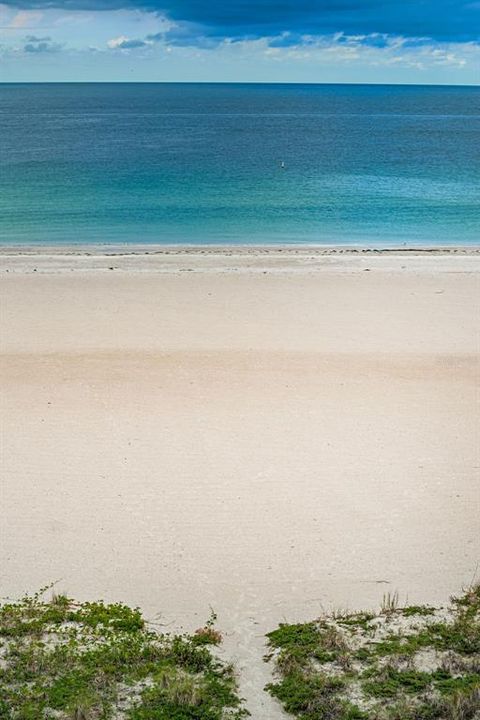 For Sale: $2,695,000 (3 beds, 2 baths, 2328 Square Feet)