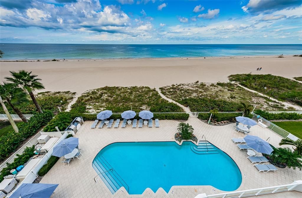 For Sale: $2,695,000 (3 beds, 2 baths, 2328 Square Feet)