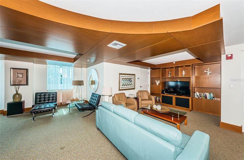 For Sale: $2,695,000 (3 beds, 2 baths, 2328 Square Feet)