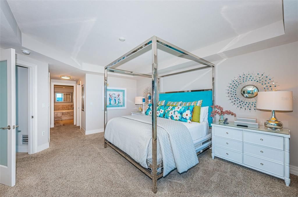 For Sale: $2,695,000 (3 beds, 2 baths, 2328 Square Feet)