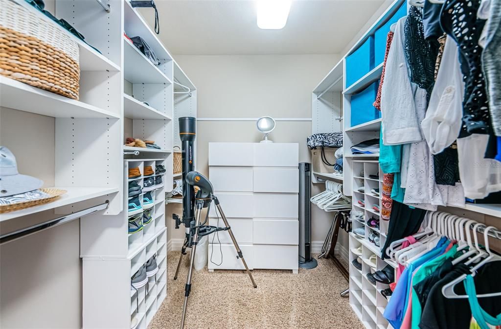 For Sale: $2,695,000 (3 beds, 2 baths, 2328 Square Feet)