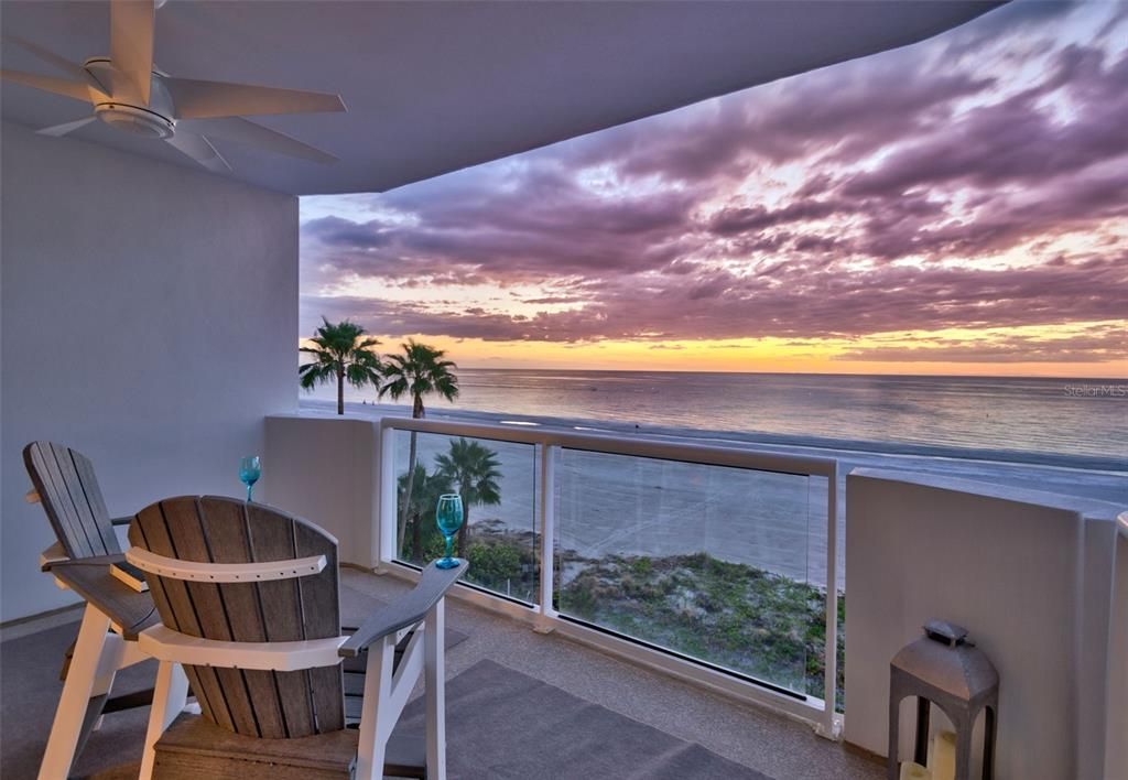 For Sale: $2,695,000 (3 beds, 2 baths, 2328 Square Feet)