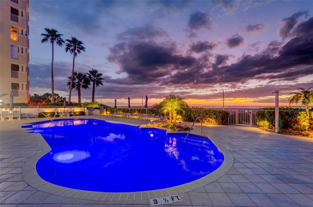 For Sale: $2,695,000 (3 beds, 2 baths, 2328 Square Feet)