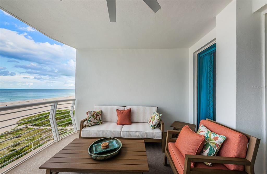 For Sale: $2,695,000 (3 beds, 2 baths, 2328 Square Feet)