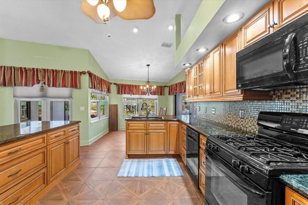 For Sale: $675,000 (4 beds, 2 baths, 2930 Square Feet)