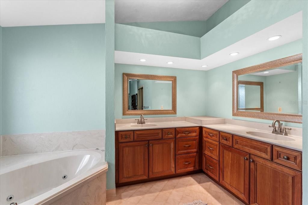 For Sale: $675,000 (4 beds, 2 baths, 2930 Square Feet)