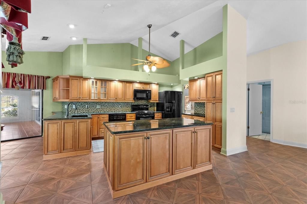 For Sale: $675,000 (4 beds, 2 baths, 2930 Square Feet)