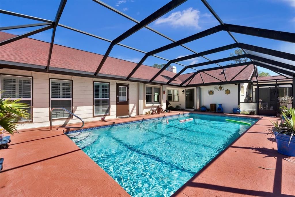 For Sale: $675,000 (4 beds, 2 baths, 2930 Square Feet)