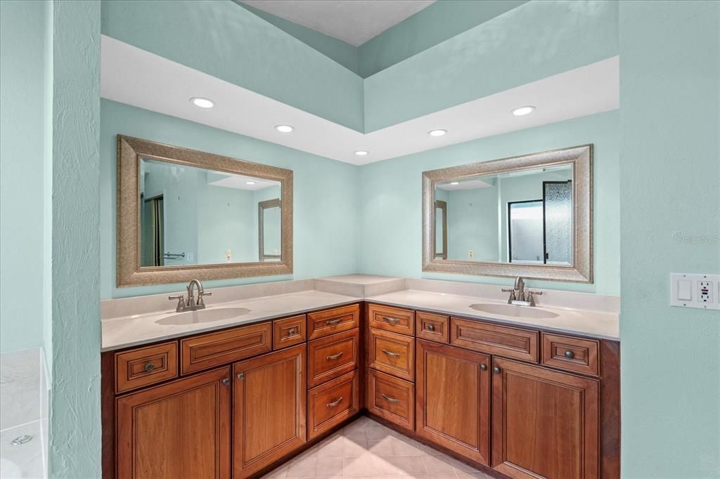 For Sale: $675,000 (4 beds, 2 baths, 2930 Square Feet)