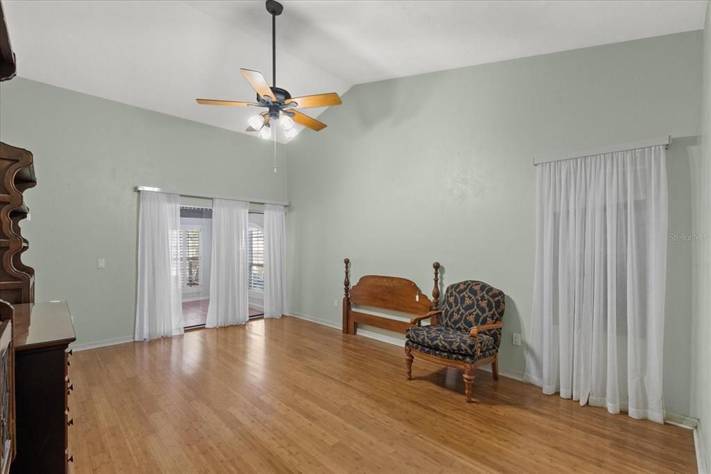 For Sale: $675,000 (4 beds, 2 baths, 2930 Square Feet)