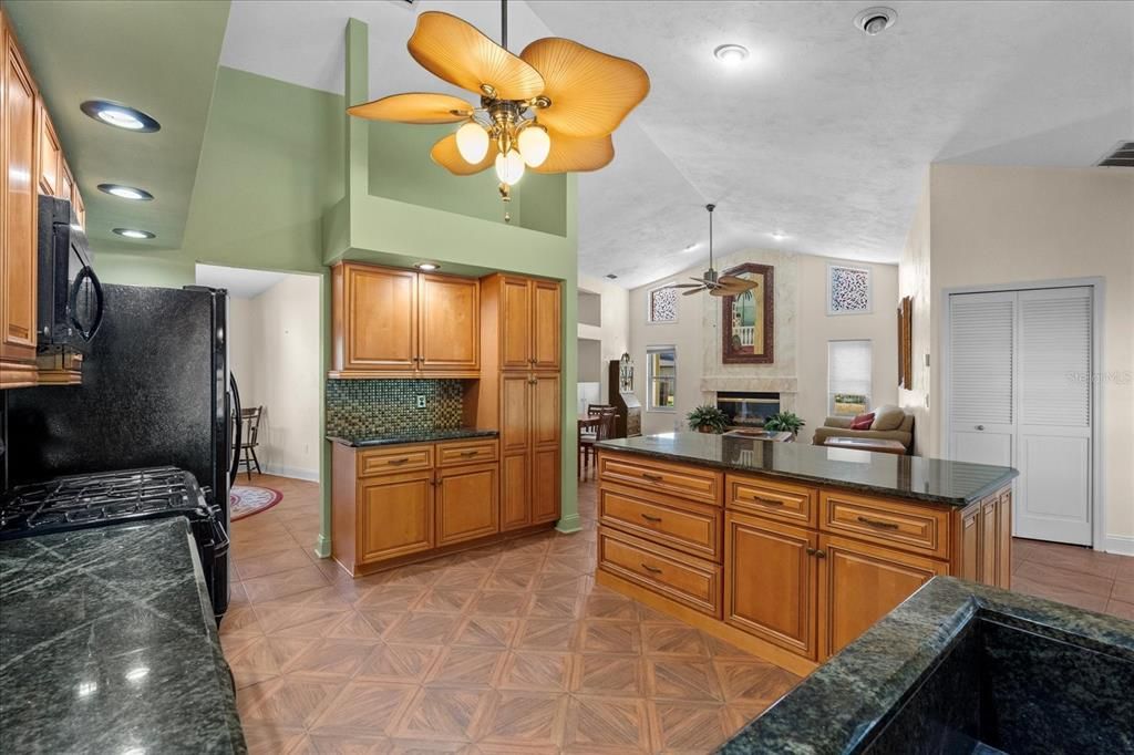 For Sale: $675,000 (4 beds, 2 baths, 2930 Square Feet)