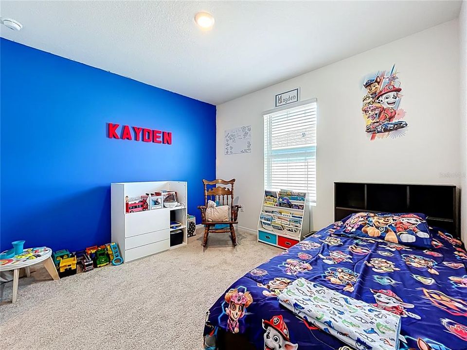 Под контрактом: $310,000 (4 спален, 2 ванн, 1867 Квадратных фут)