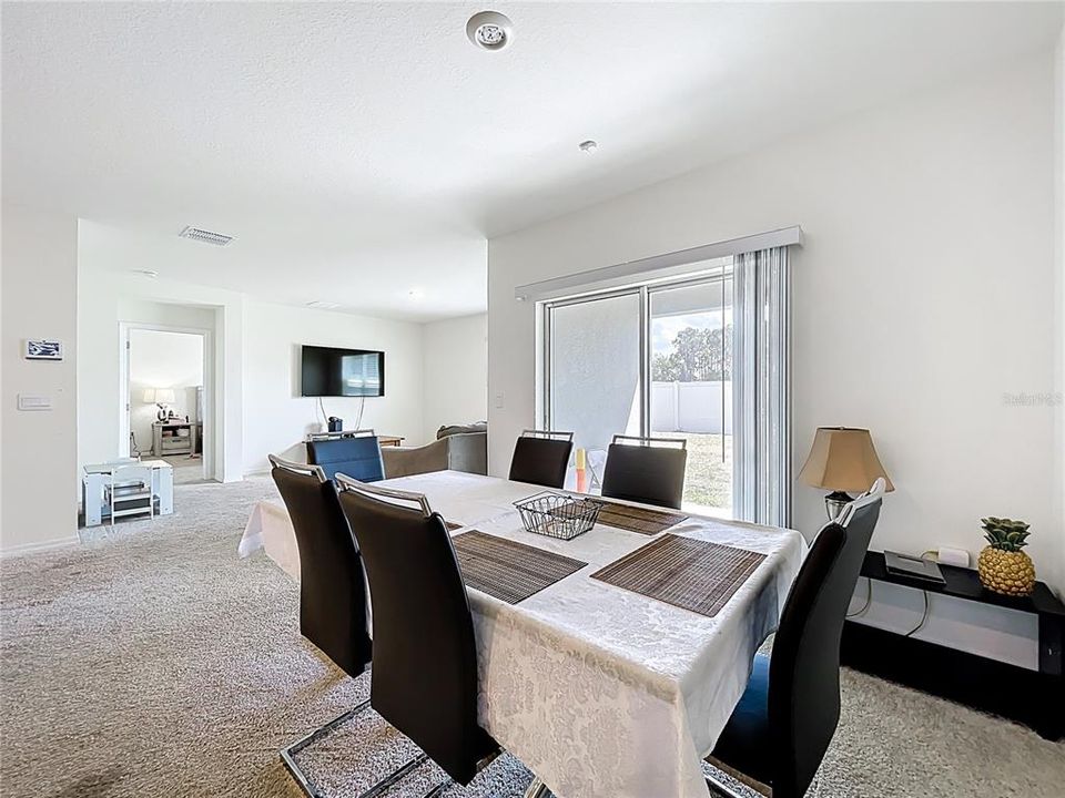 Под контрактом: $310,000 (4 спален, 2 ванн, 1867 Квадратных фут)