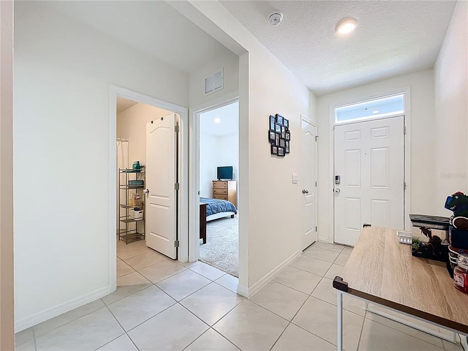 Под контрактом: $310,000 (4 спален, 2 ванн, 1867 Квадратных фут)