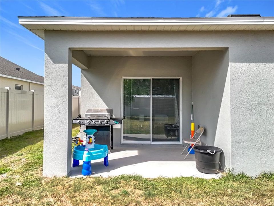 Под контрактом: $310,000 (4 спален, 2 ванн, 1867 Квадратных фут)