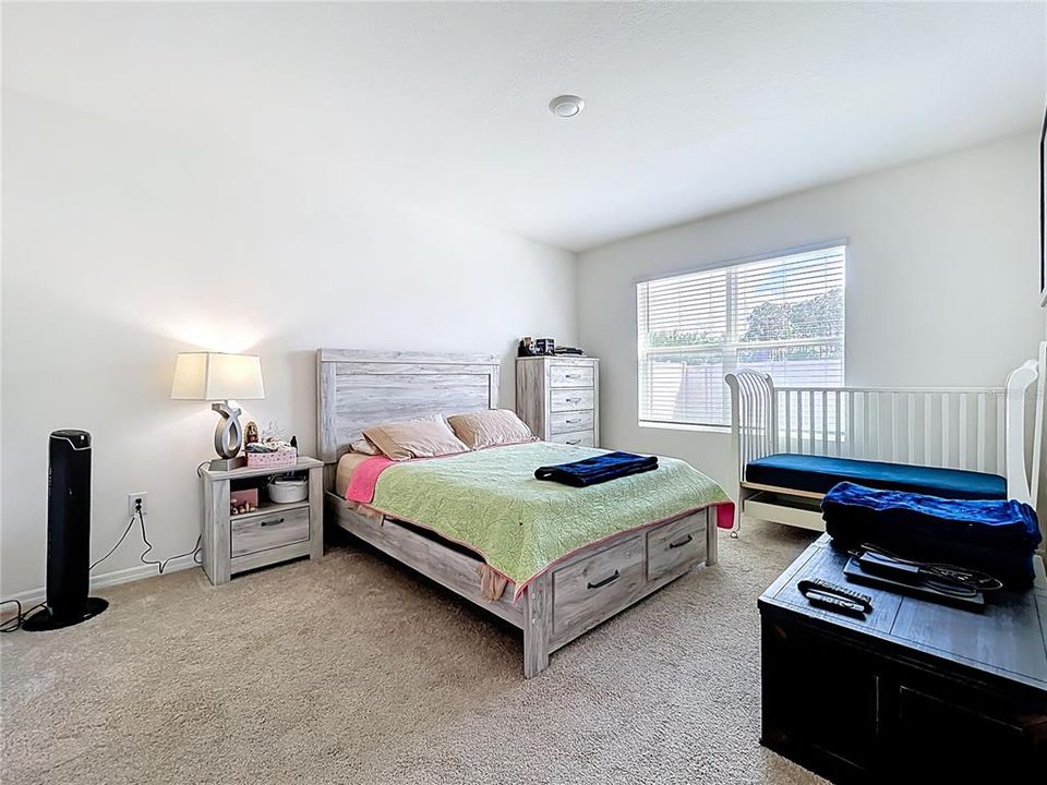 Под контрактом: $310,000 (4 спален, 2 ванн, 1867 Квадратных фут)