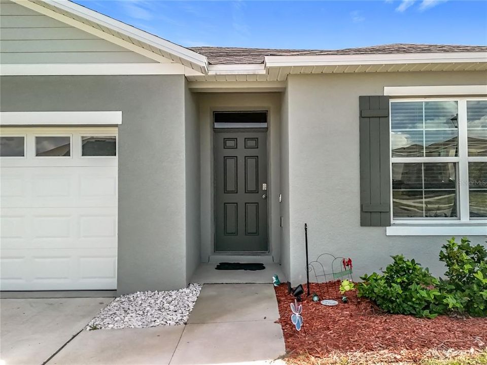 Под контрактом: $310,000 (4 спален, 2 ванн, 1867 Квадратных фут)