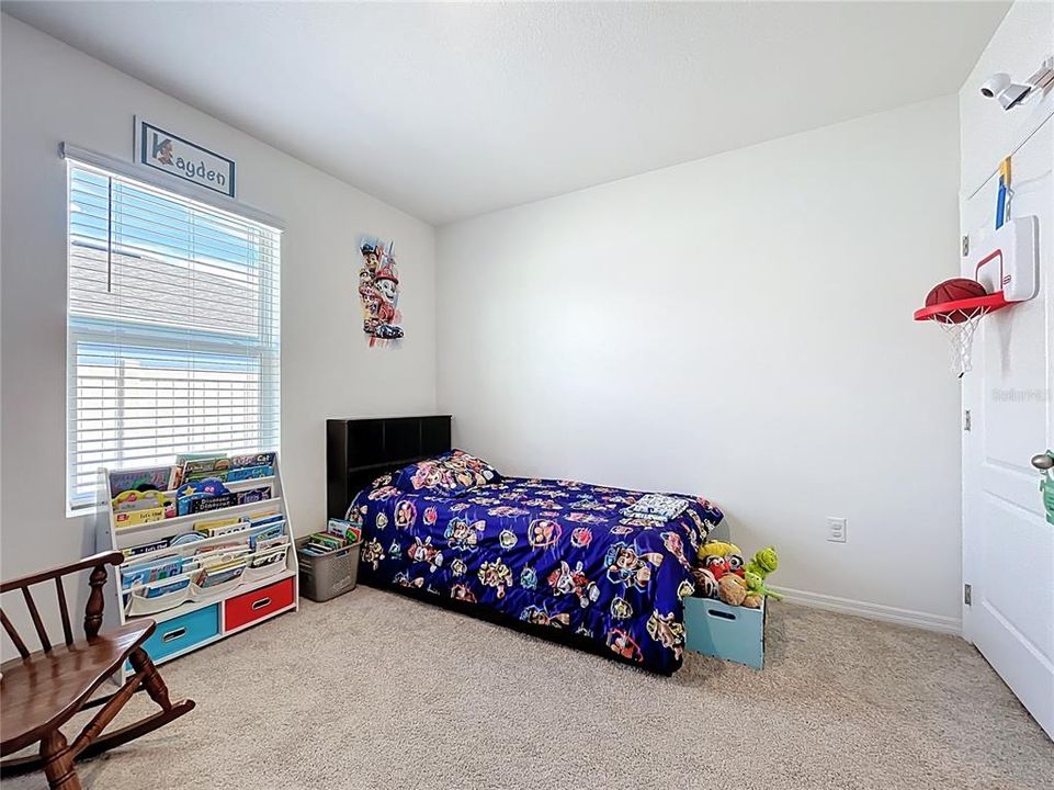 Под контрактом: $310,000 (4 спален, 2 ванн, 1867 Квадратных фут)