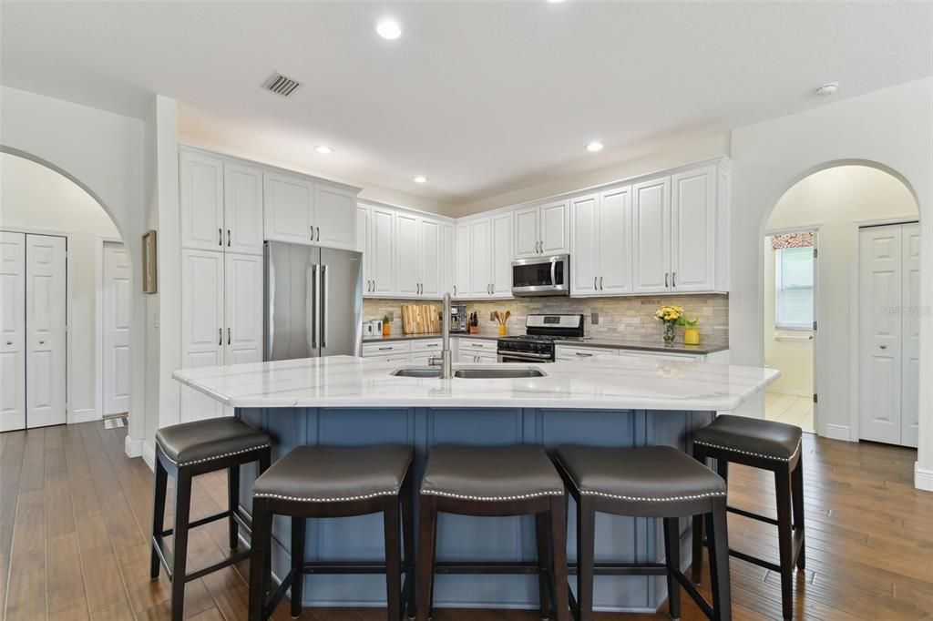 На продажу: $835,000 (4 спален, 3 ванн, 2673 Квадратных фут)