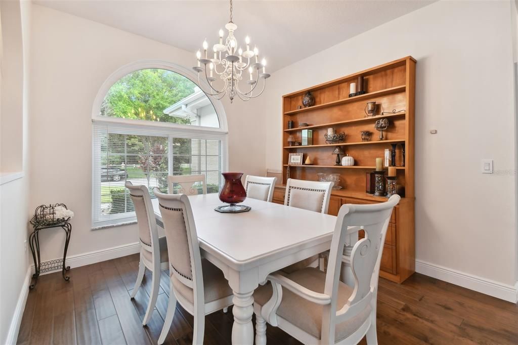 На продажу: $835,000 (4 спален, 3 ванн, 2673 Квадратных фут)