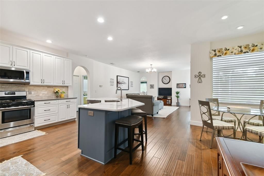 На продажу: $835,000 (4 спален, 3 ванн, 2673 Квадратных фут)