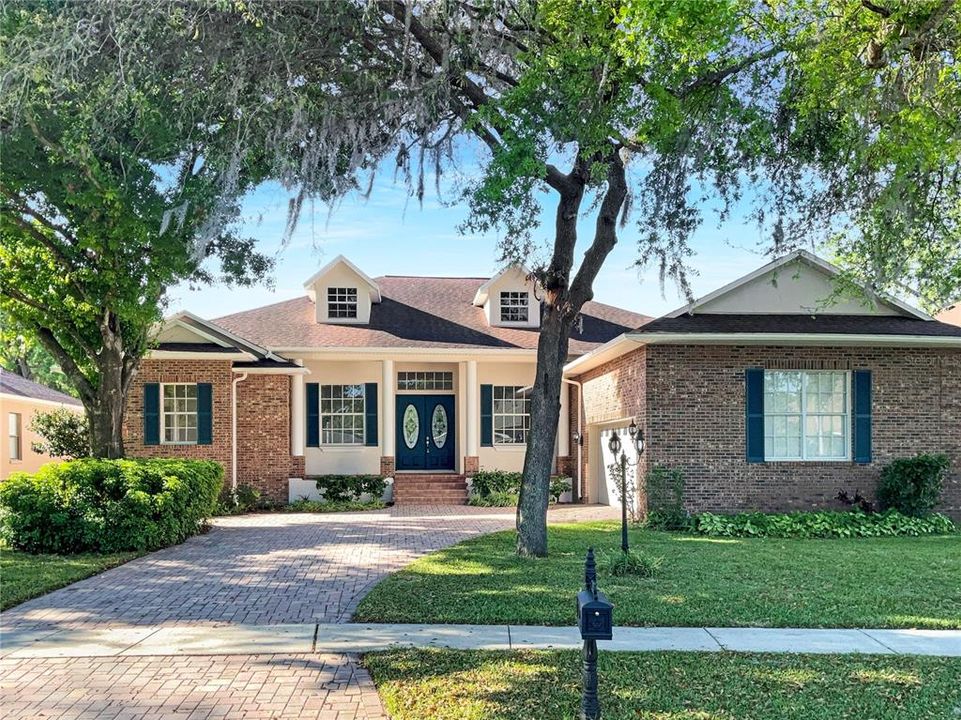 最近售出: $600,000 (4 贝兹, 3 浴室, 2864 平方英尺)