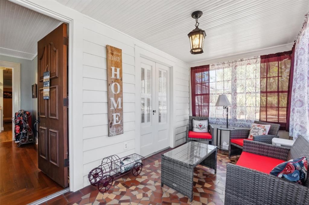 Под контрактом: $279,900 (3 спален, 2 ванн, 1819 Квадратных фут)