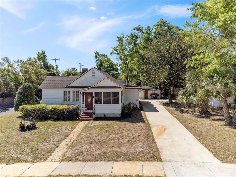 Под контрактом: $279,900 (3 спален, 2 ванн, 1819 Квадратных фут)